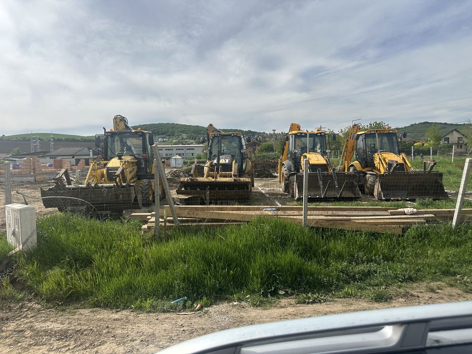 Inchiriez cilindru compactor