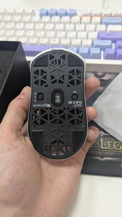Продам новую мышку attack shark r5 ultra
