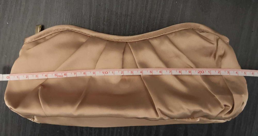 Несесер за гримове