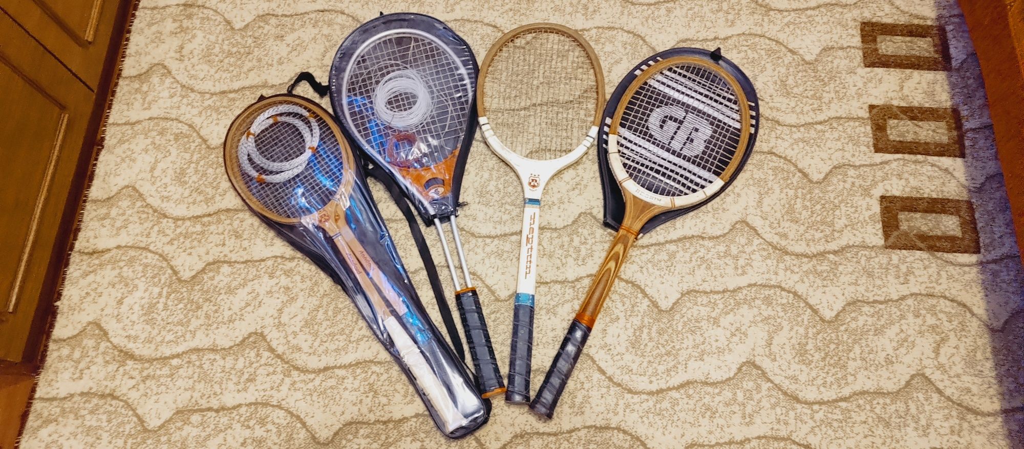 Rachete tenis si badminton vintage anii 1980 pentru colecționari