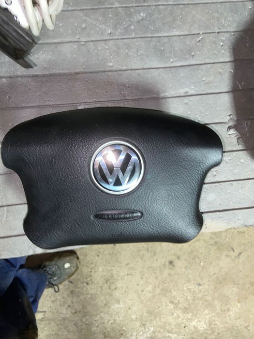 Въздушна възглавница Голф 4