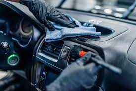 Curatare interior auto. Detailing profesional cu aspirator injectie