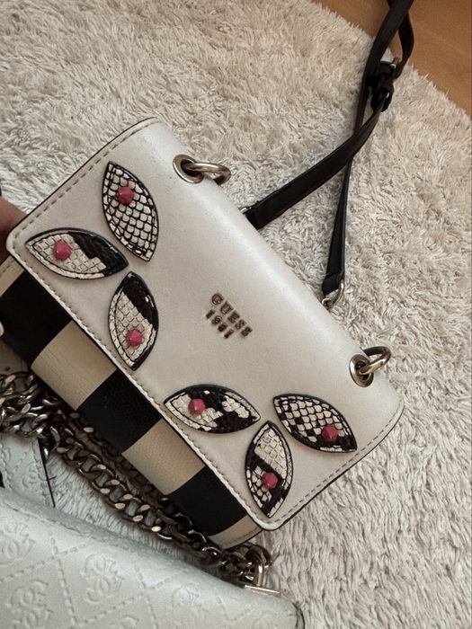 2 оригинални чанти GUESS/обща цена- 30 лв