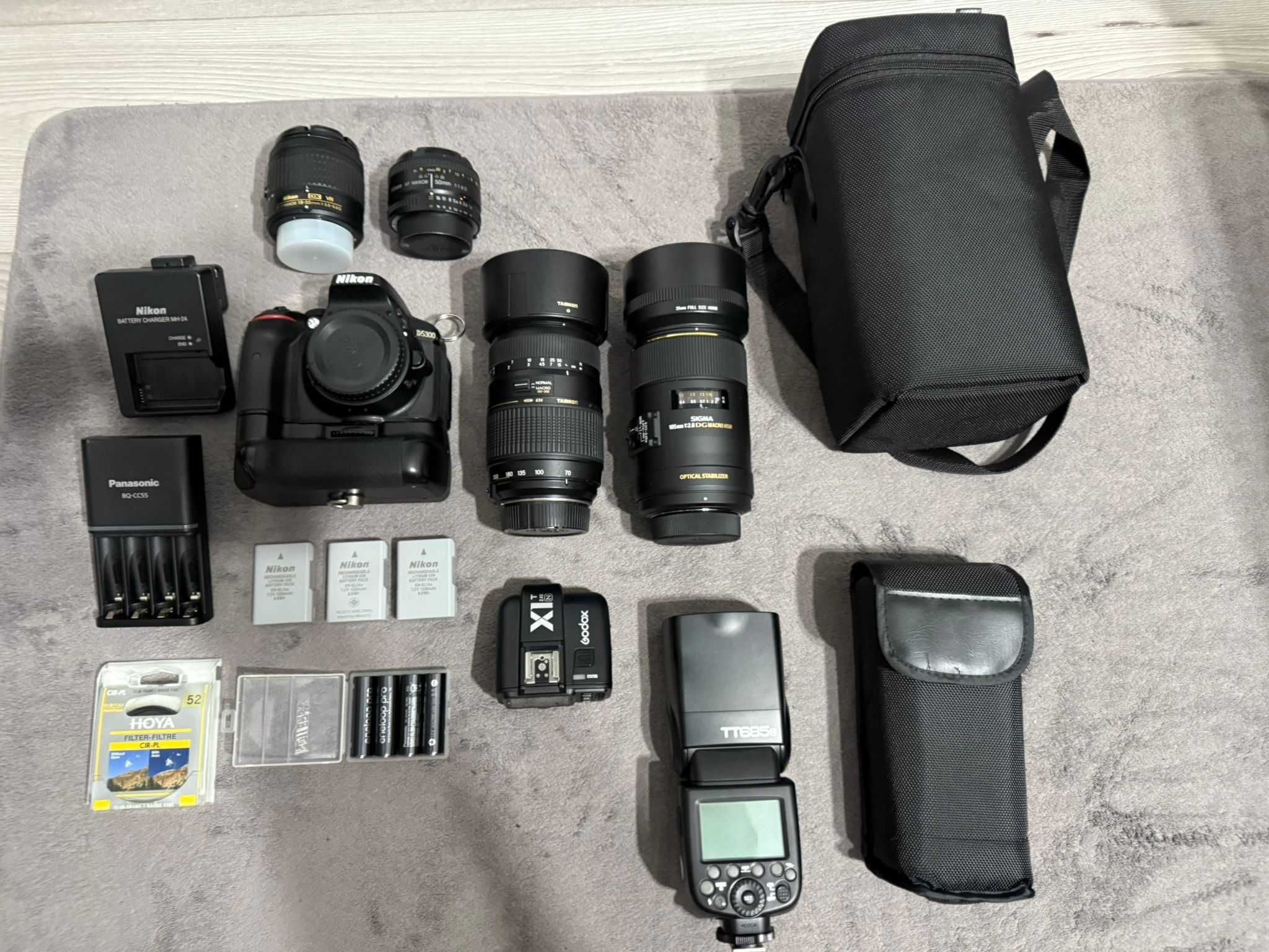 Vand NIKON D5300 - Kit complet pentru incepatori/pasionati/hobby