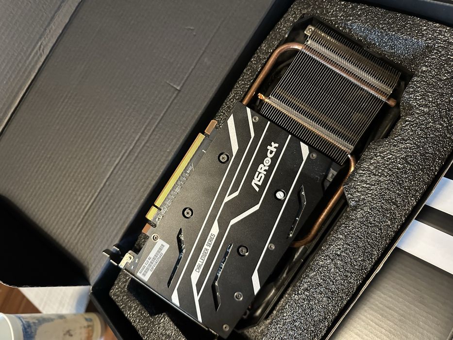 Видеокарта Asrock 6600xt