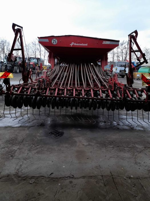 Semanatoare Kverneland Acord MSC 4000 cu disc in fata pt.paioase