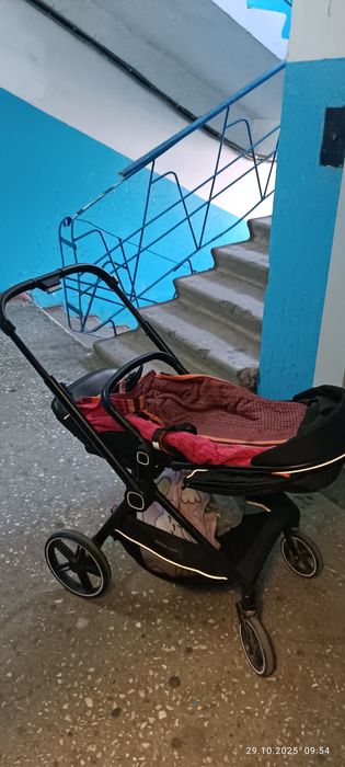 Продам коляску прогулочную