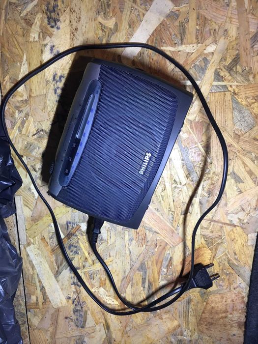 Radio philips cu antena pe curent si baterii