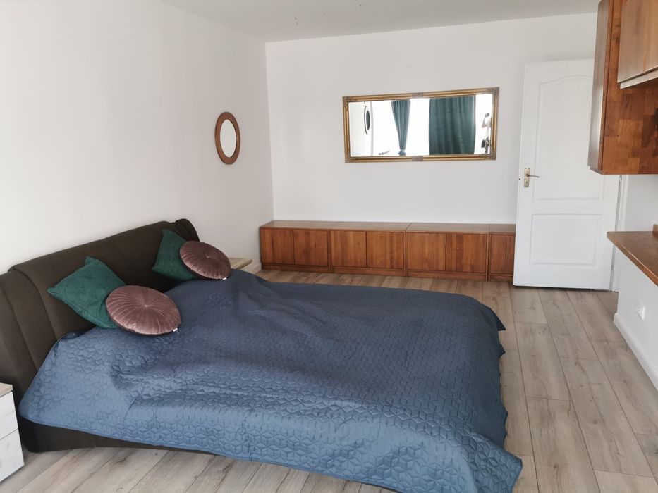 Închiriez apartament un regim hotelier