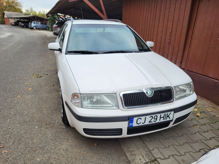 Vând Skoda Octavia Tour