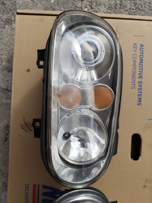 Фарове Golf 4 BOSCH R32 оригинален ксенон.