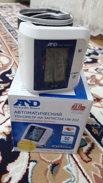 Тонометр на запястье UB-202