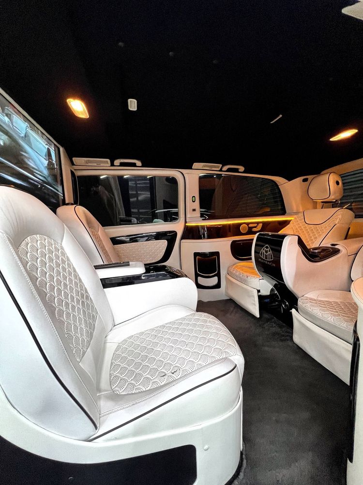 Mercedes-Benz V-Class VIP услуги: трансфер, поездки, кортеж и туризм