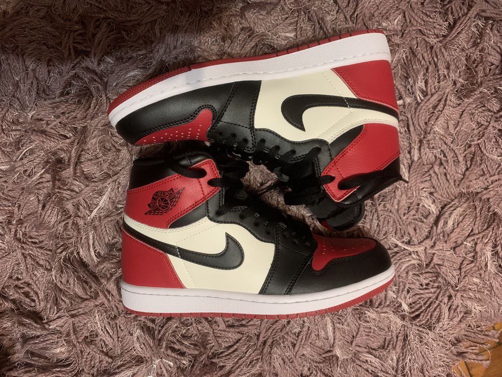 Jordan 1 bred toe 41