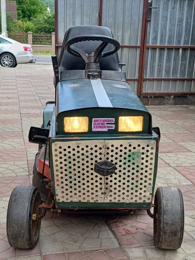 Tractoras gazon 15 cai