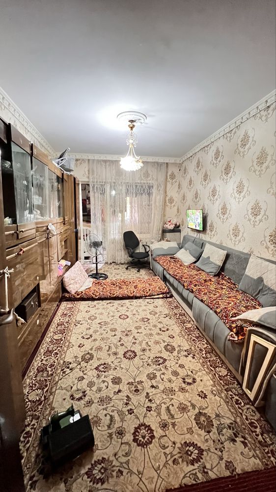 ЯНГИ-ХАЙОТ , ДОСТЛИК-1.  3/1/5  2/6, балкон