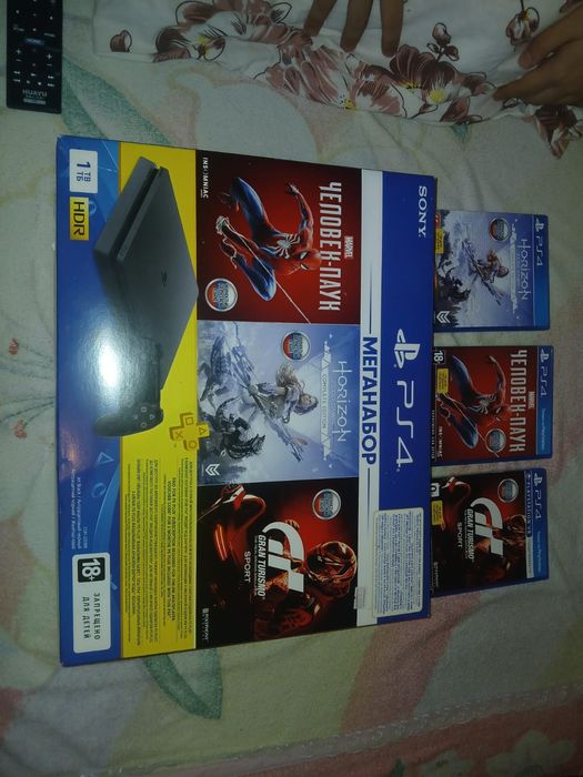 PS4 игровой приставка