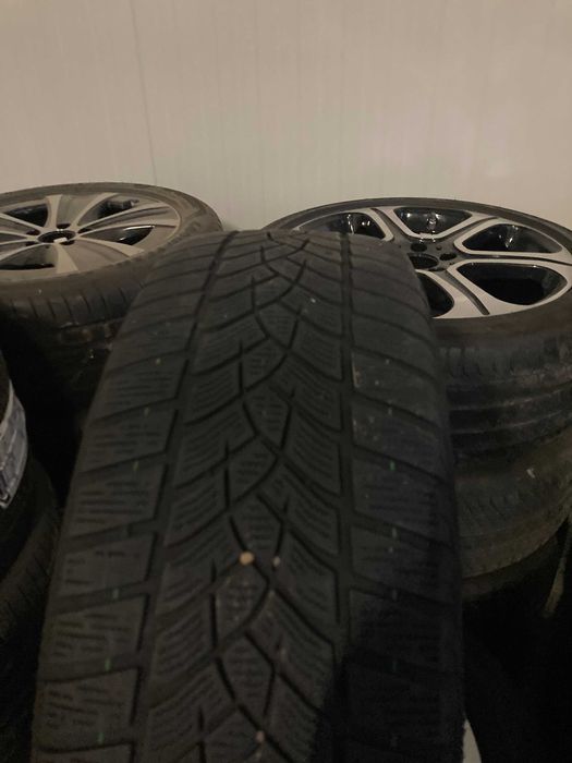 Jante VW Passat  Anvelope Iarna Goodyear 215 55 17