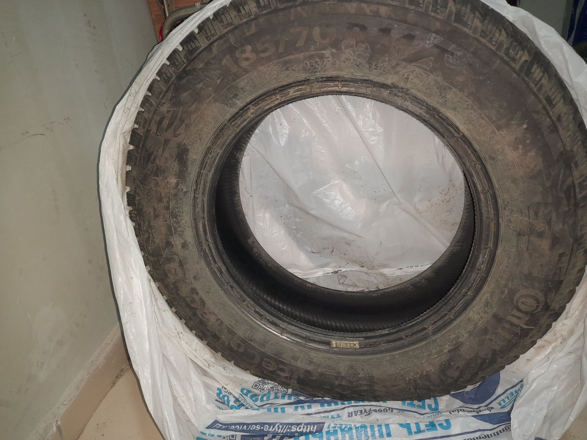 Срочно Зимняя резина, зимние шины Continental IceContact 3 185/70 R14