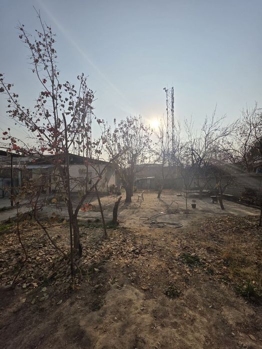 Уй сотилади  6.5  соток