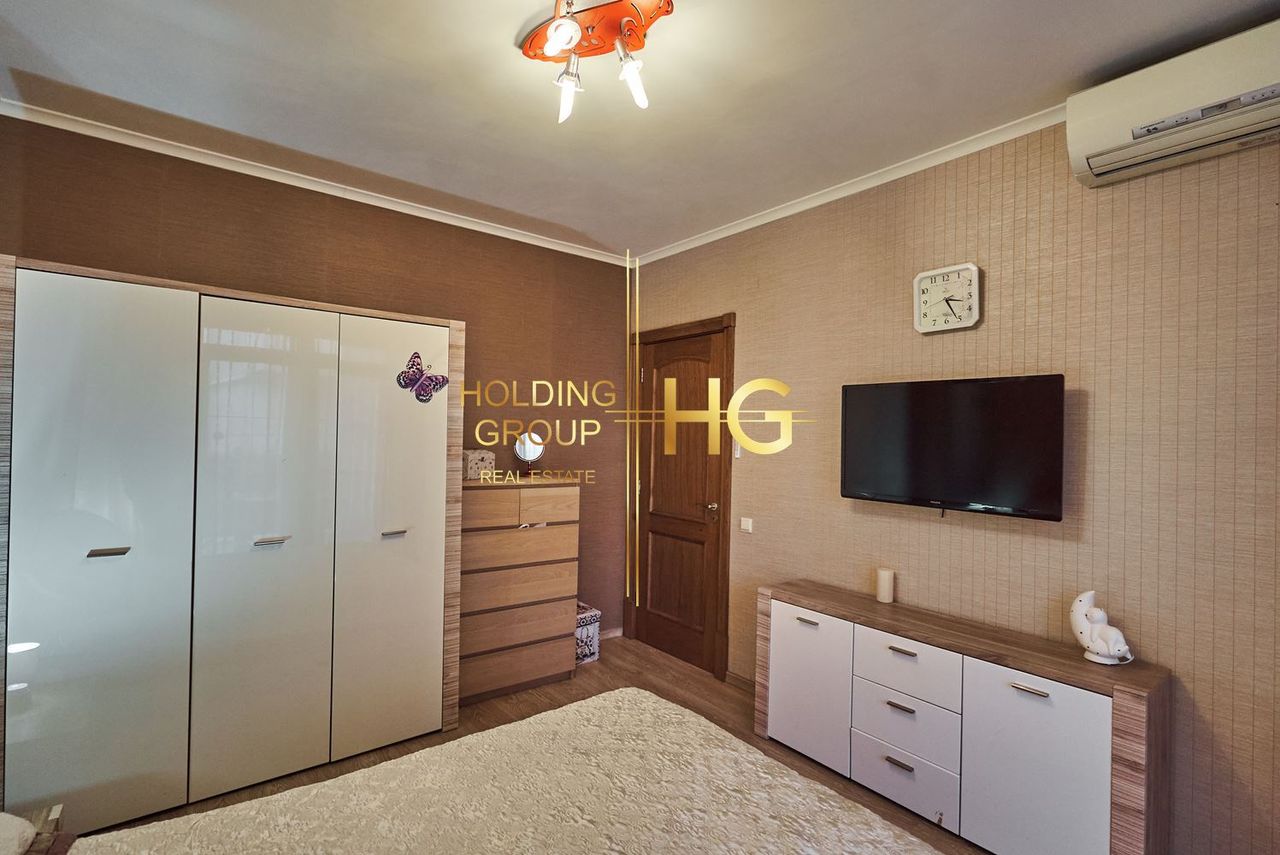 Продава се Тристаен апартамент в Варна, Бриз - 150 кв.м за 1927 €/кв.м - Снимка #7