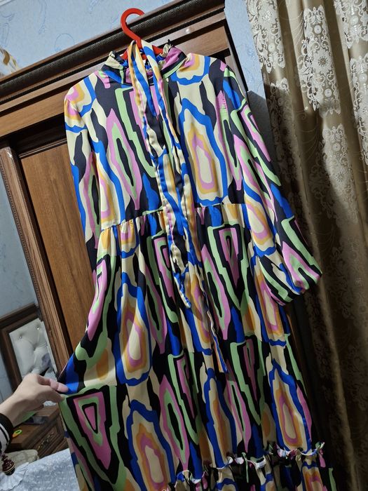 Нарядные платье в хорошем состоянии