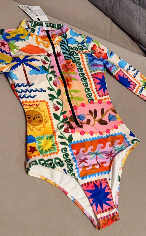 Costum de baie nou , mar S
