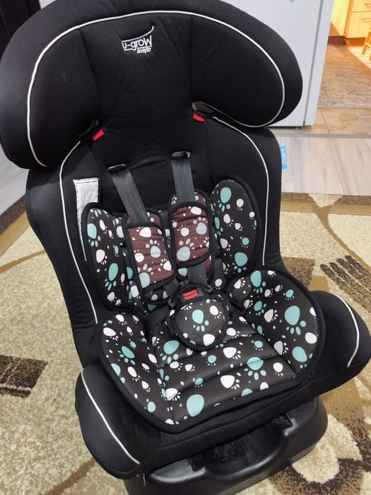 Vând scaun de masina și scoica de masina