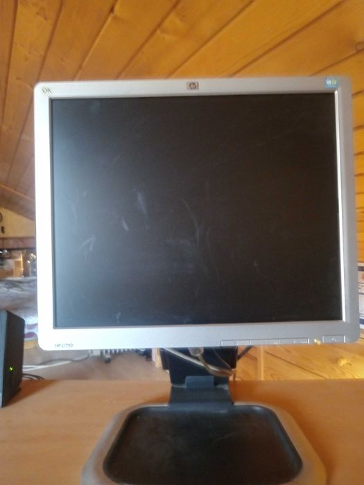 Продавам монитор HP