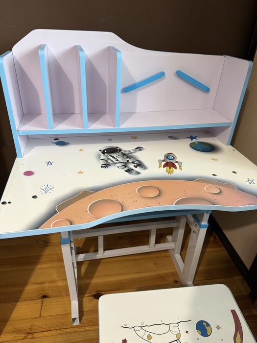 Детско бюро + стол в синьо