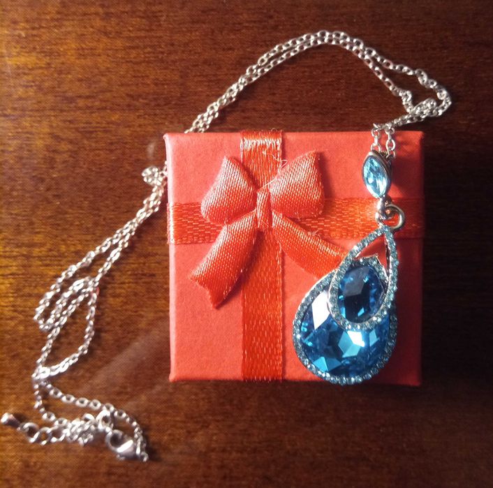 Колие с кристали