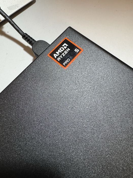 Unitate performanta Lenovo Gen 5 AMD Ryzen 5 PRO, 256GB SSD, 32GB DDR5