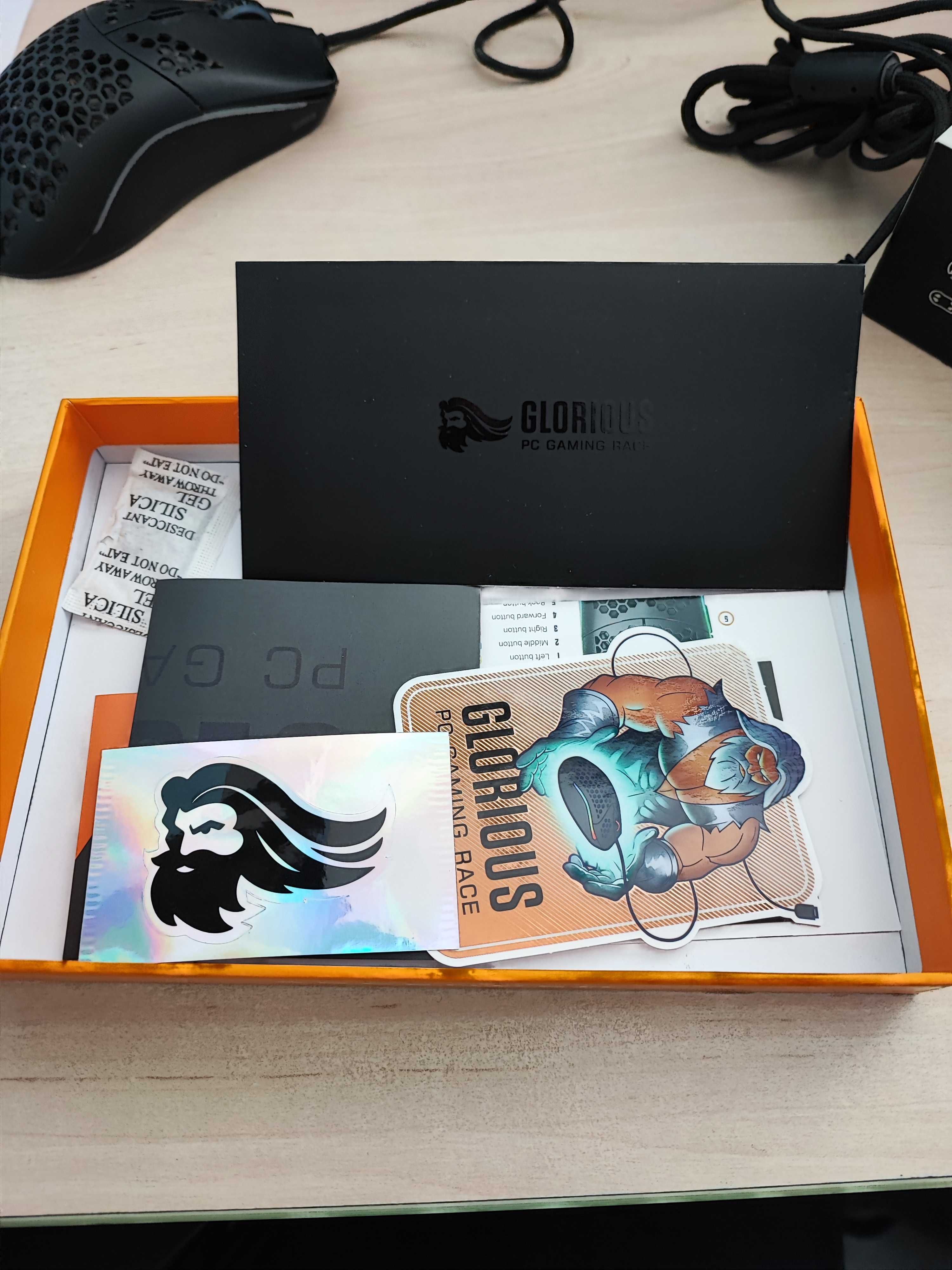 Мишка Glorious Model 0,Слушалки HyperX Cloud II,Клавиатура Cougar Core