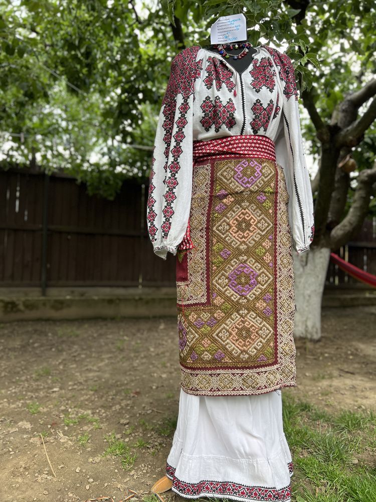 Costum popular vechi muntenia cusut manual