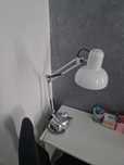 Vând lampa manichiură