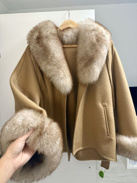 Palton alpaca cu guler si mansete blanita S/M