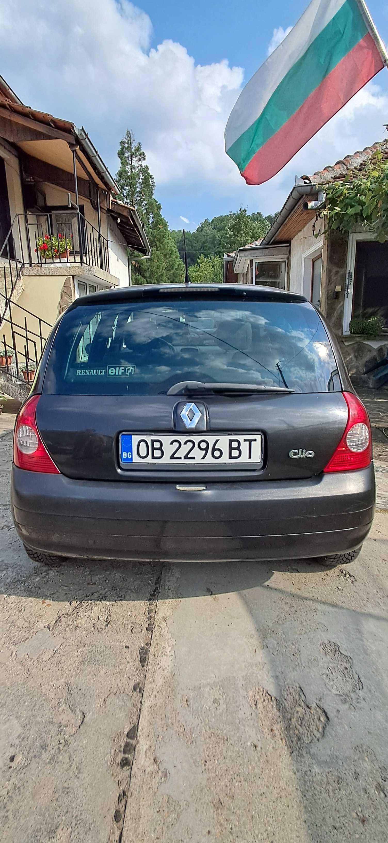 Продавам Рено Клио