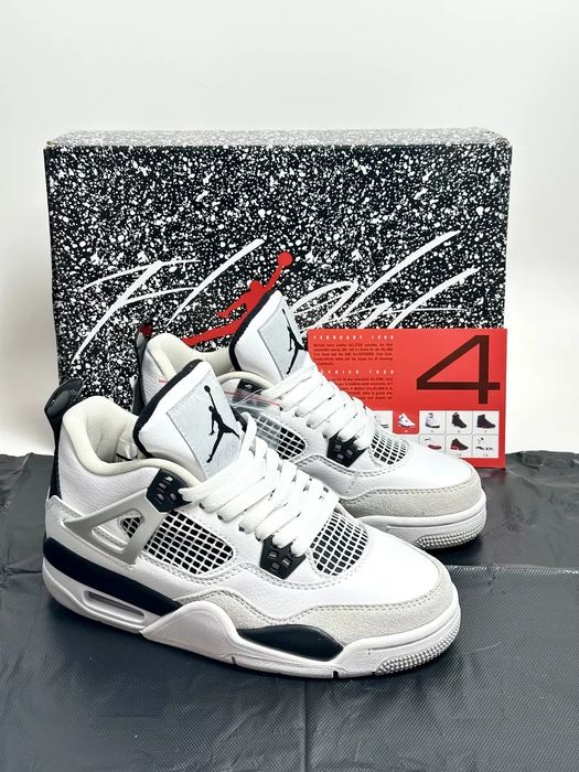 Nike Air Jordan 4 Retro