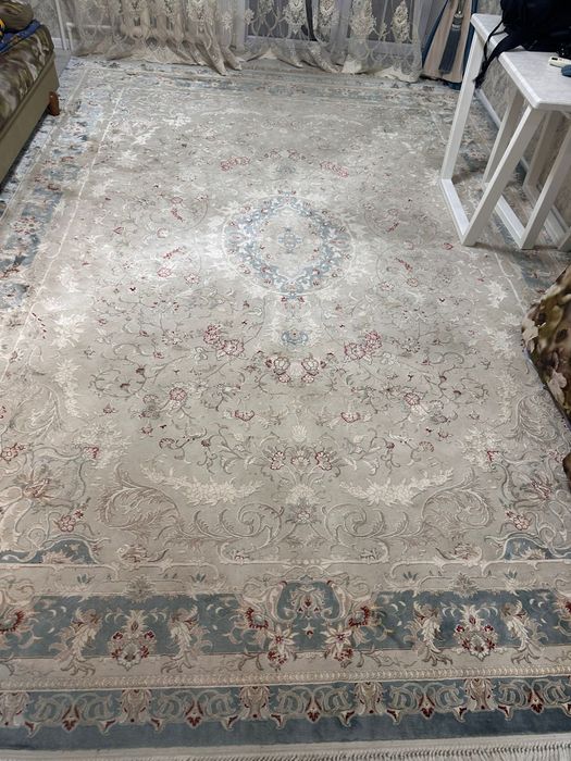 Ковёр в отличном состоянии пишите в личку за ценой или ватсап. Ковёр х