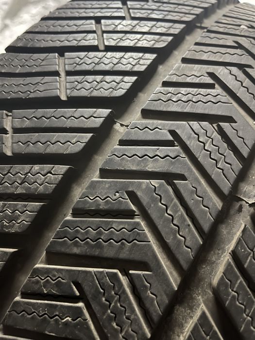 Set Anvelope iarna 255/45/R19-285/40/R19 , 4 buc