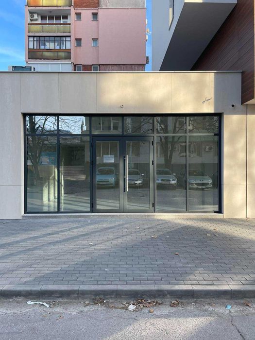 Дава се под наем Магазин в Пловдив, Тракия - 50 кв.м за 663 € - Снимка #1