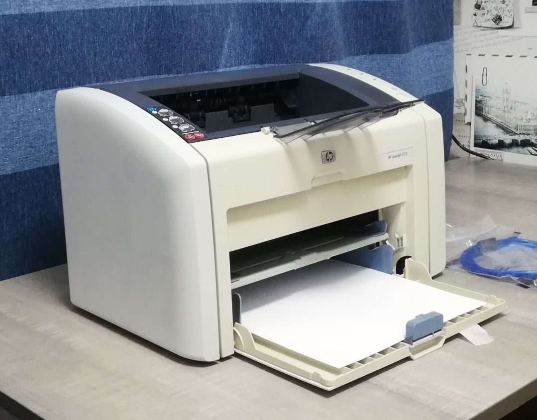 HP LaserJet 1022 Принтер