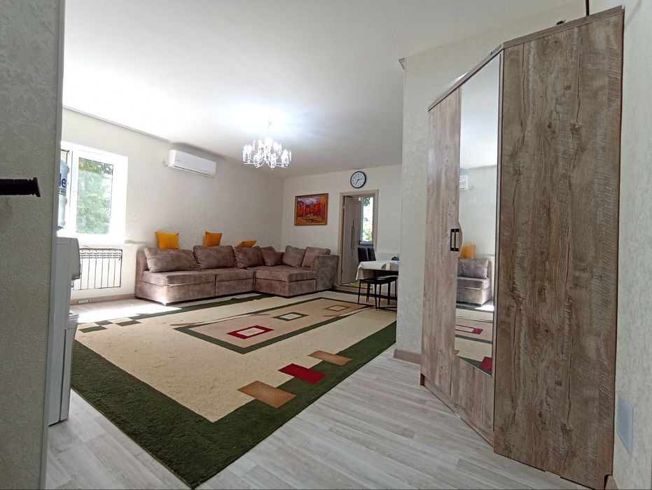 Продаю 4-ком. кв. БИЙ, Максим Горький, кирпич, 86 м², 2/4 эт., срочно!