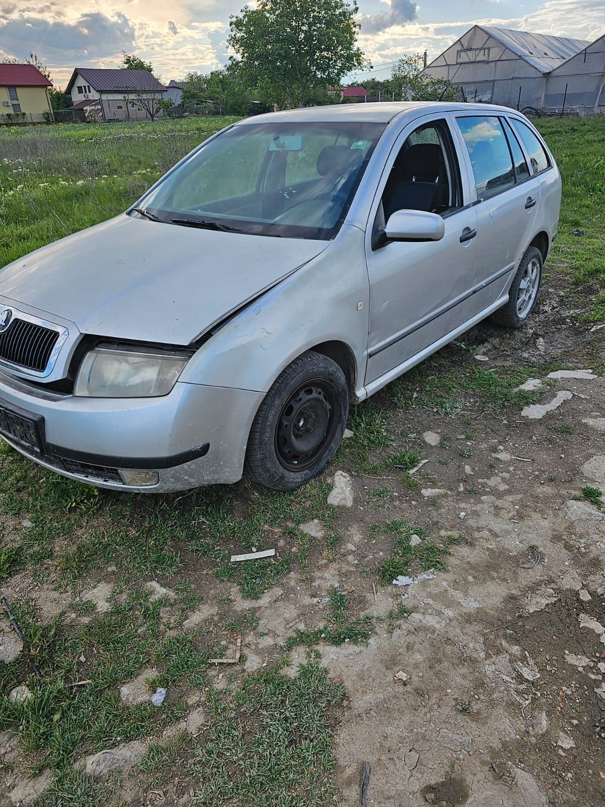 piese skoda fabia 1.4  motor cutie roti stop far usi capota