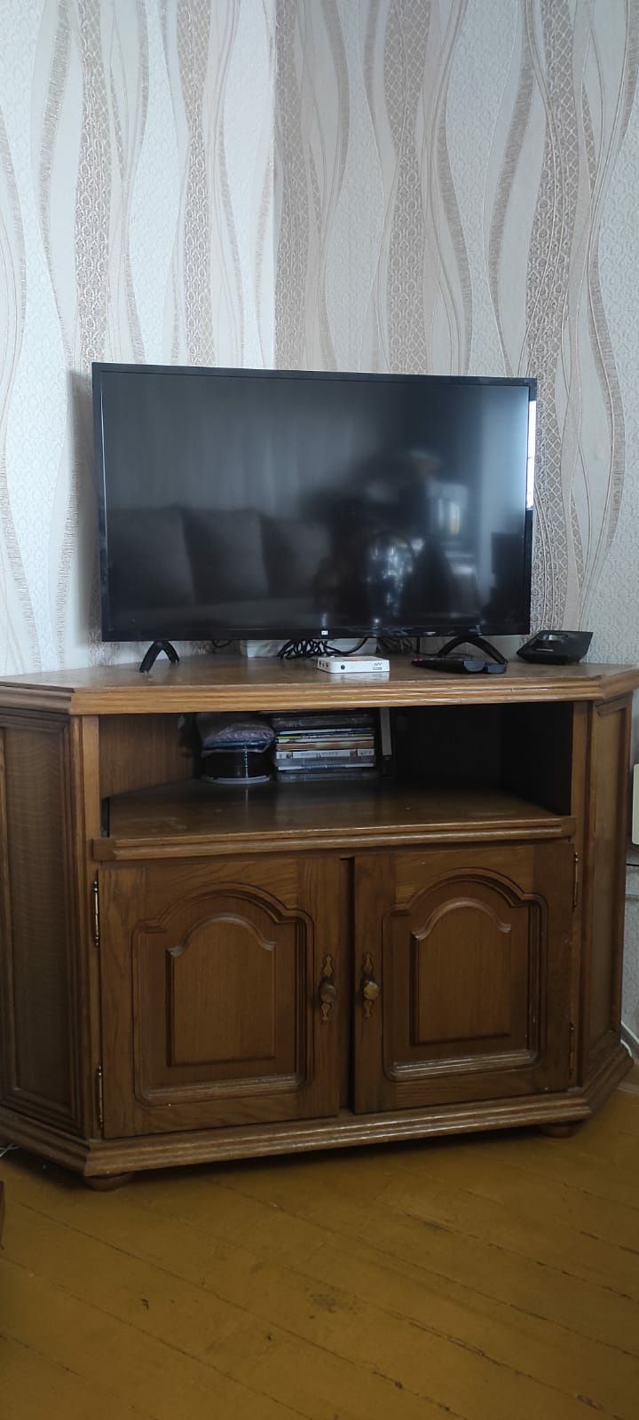 Шкаф и тумбочка Белорусская дубовая мебель