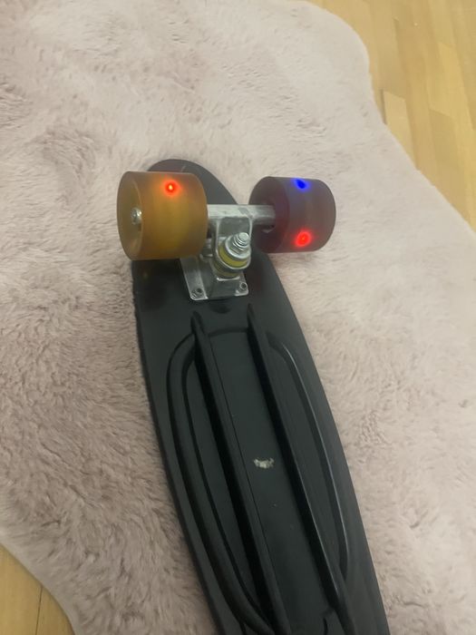 Skateboard cu lumini