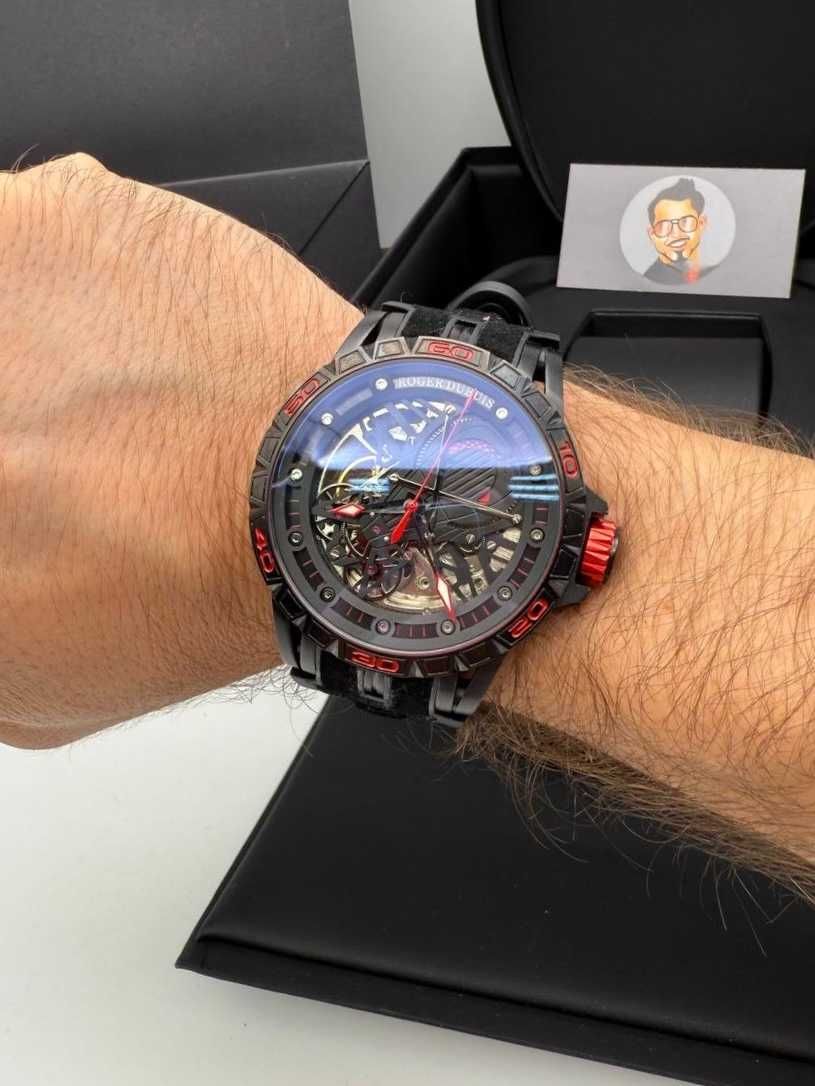 Roger Dubuis Spyder черно червено