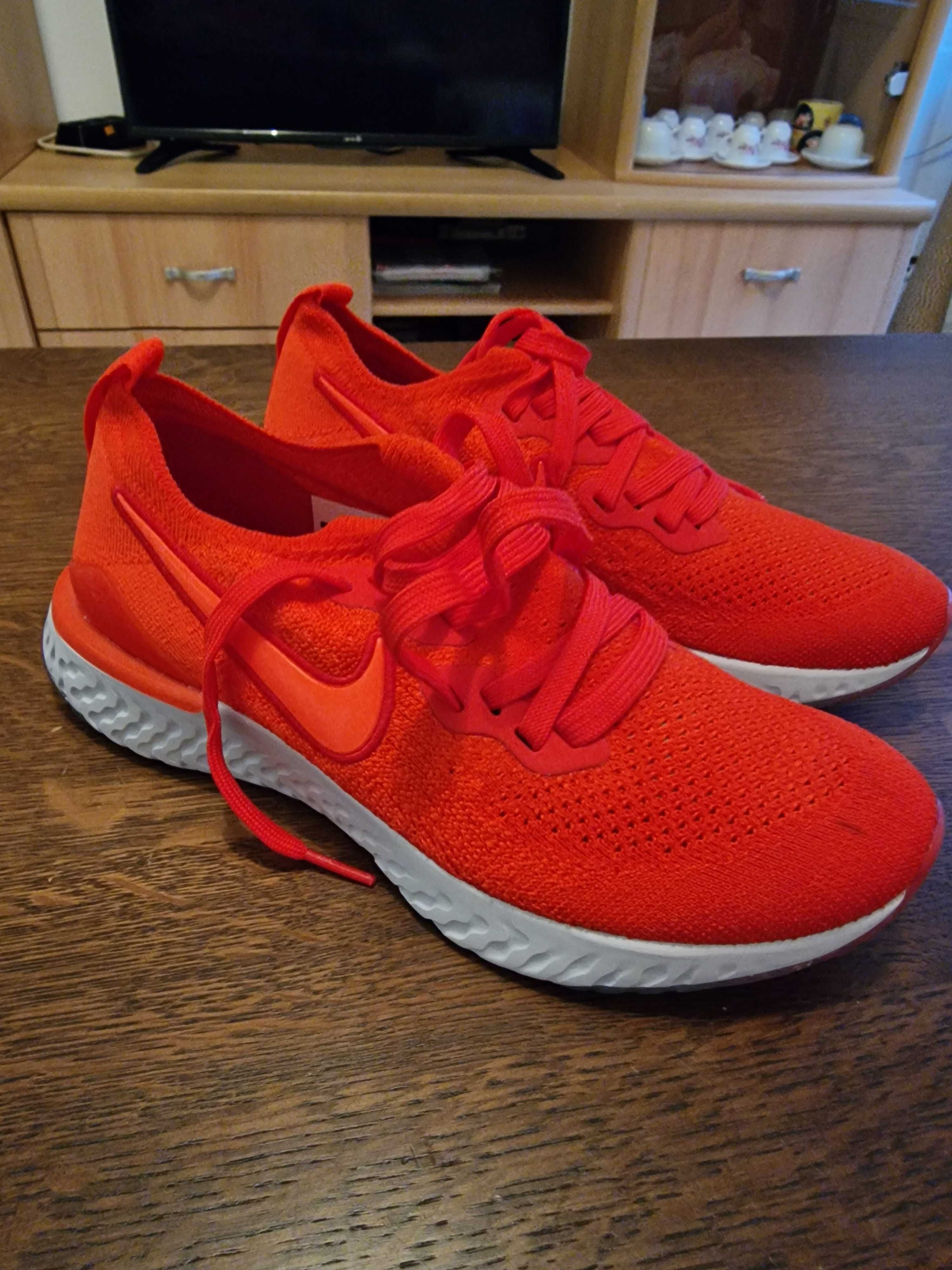 Продавам маратонки Nike