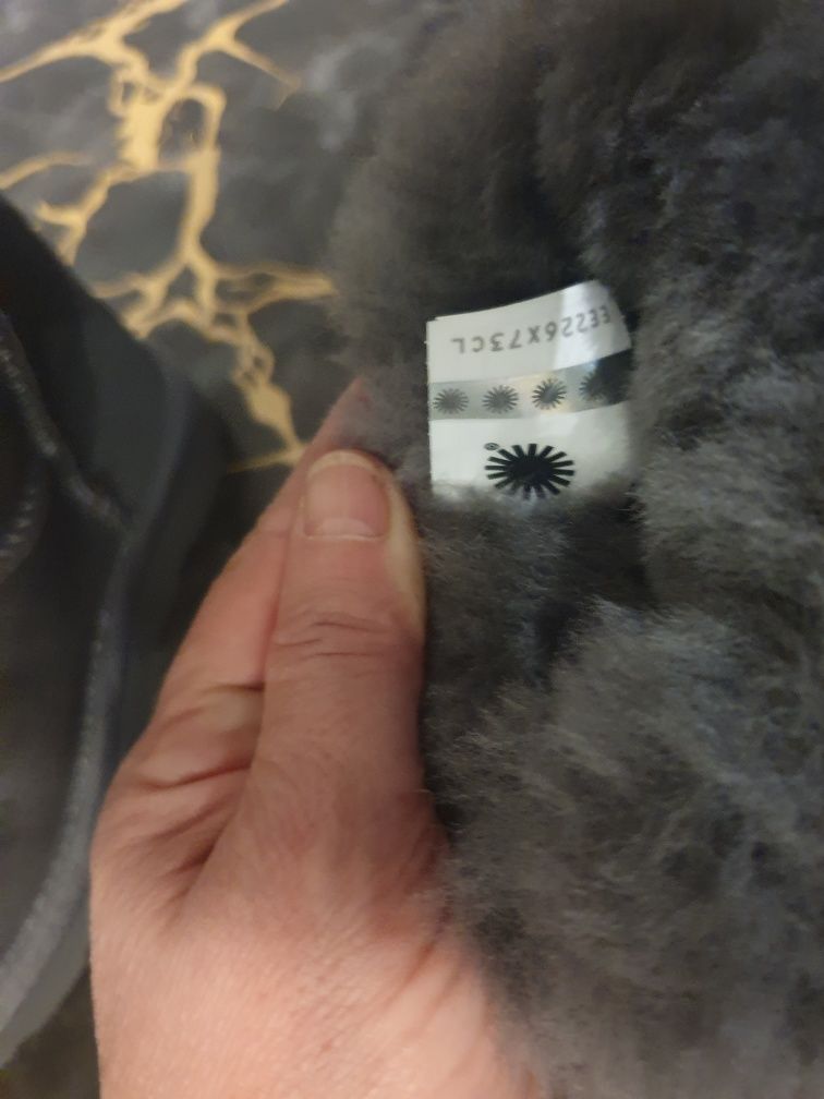 UGG Cizme Clasic II
