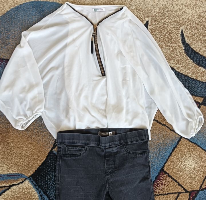 Blugi cu talie înaltă și cămașa top mărimea S